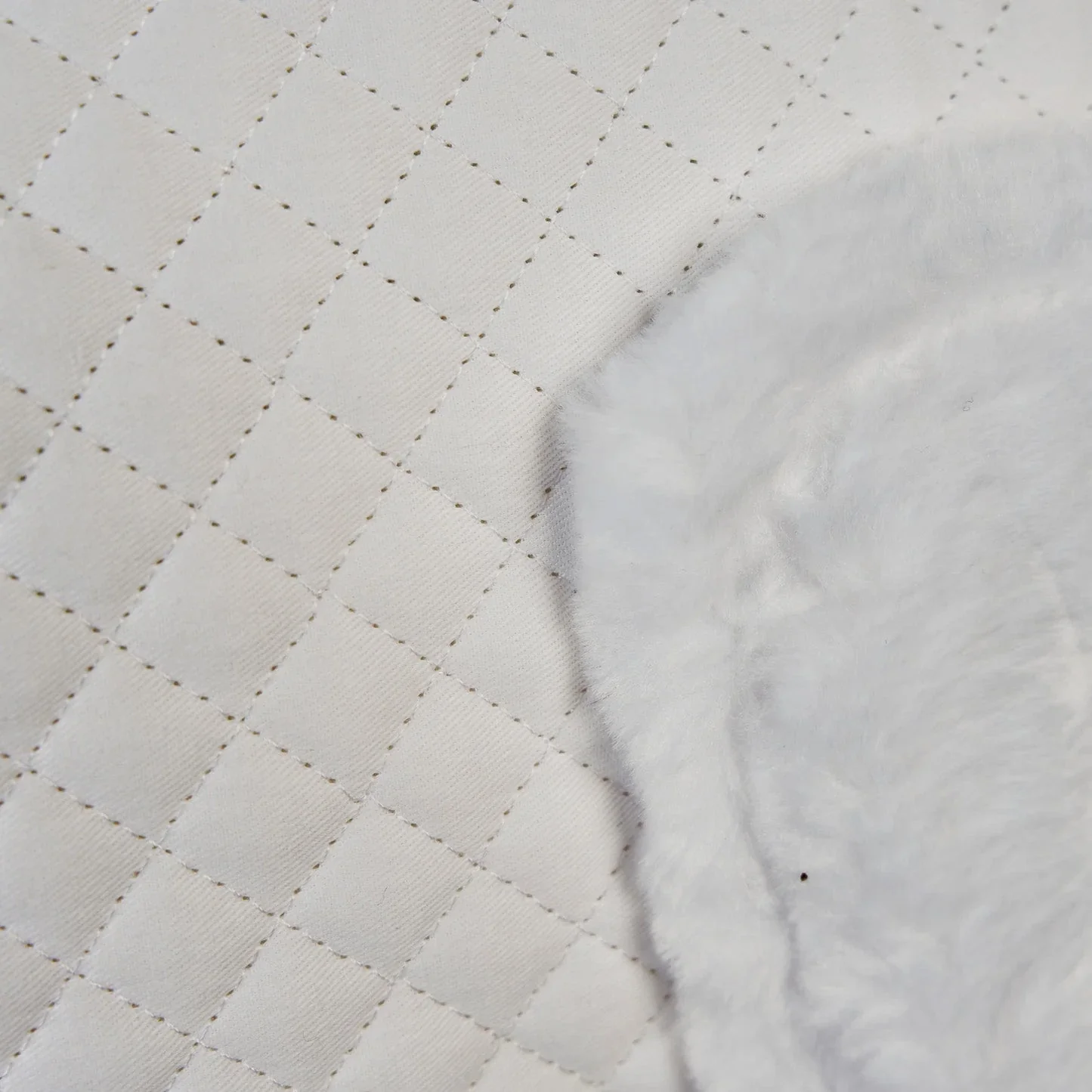 Arma SupaFleece Rimmed Shaped Saddle Pad - Image 2