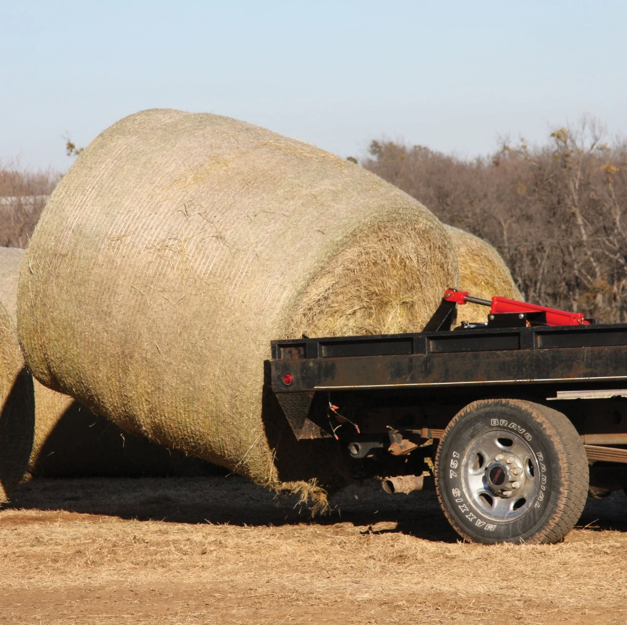 Hydraulic Double Spear Hay Bale Spike (Bolt On) - Image 2